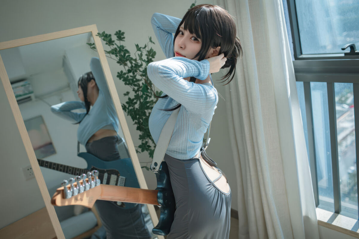 Coser@ Three Unmanned - Guitar Sister (25P) Coser@ Three Unmanned - Guitar Sister (25P)