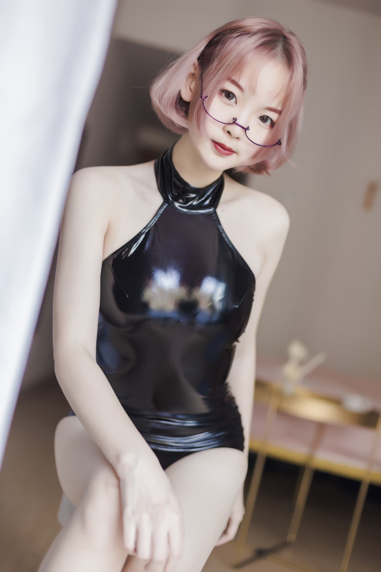 兔 Movie 黑 Color 胶 Clothing 兔 Movie 黑 Color 胶 Clothing