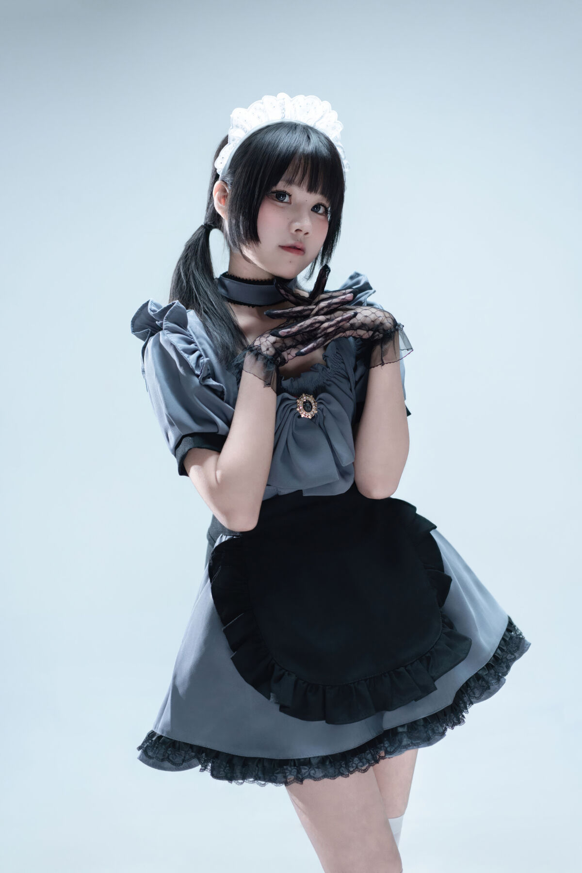 Coser@ Nagi Shimizu - Suitcase with Gray Maid (81P) Coser@ Nagi Shimizu - Suitcase with Gray Maid (81P)