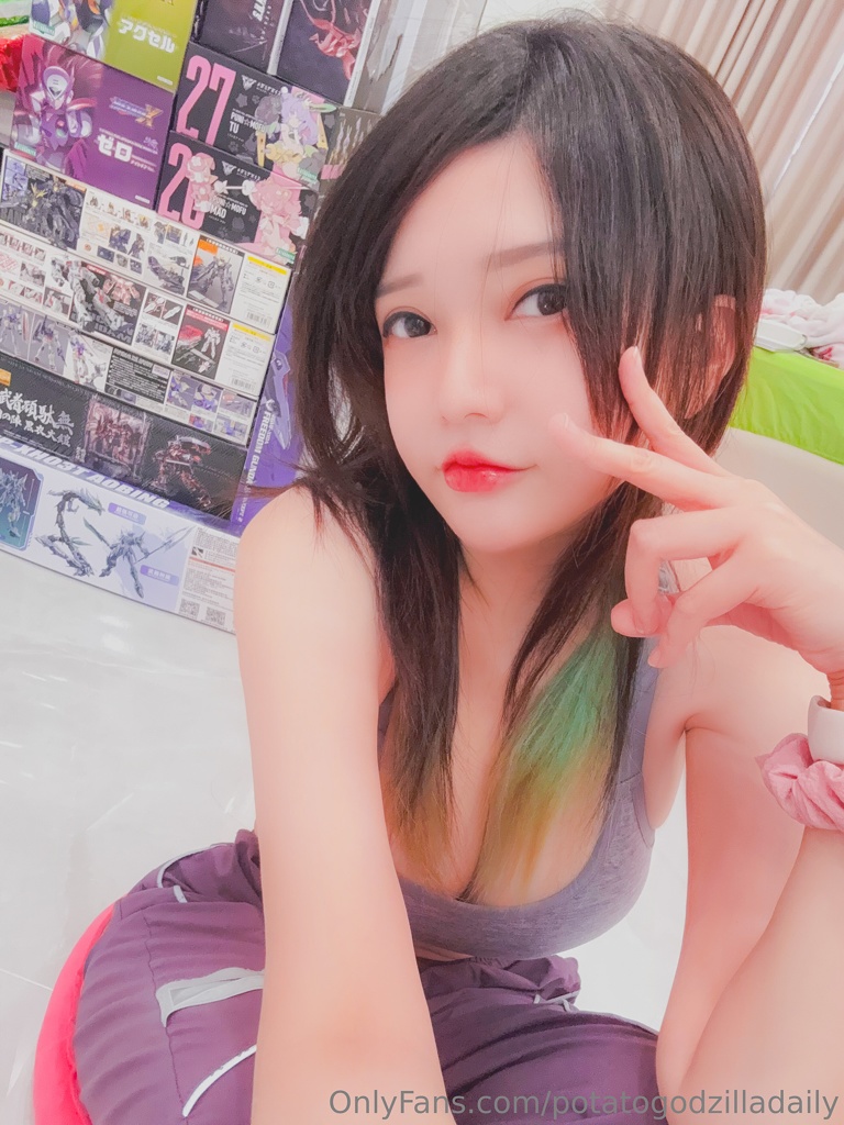 Potato Godzilla – OnlyFans Nude Feb 1-28, 2025 Potato Godzilla – OnlyFans Nude Feb 1-28, 2025