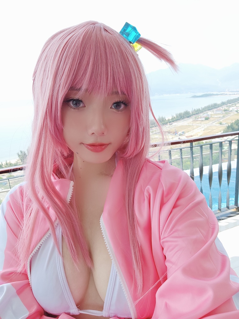 Messie Huang – Bocchi Swimsuit Messie Huang – Bocchi Swimsuit