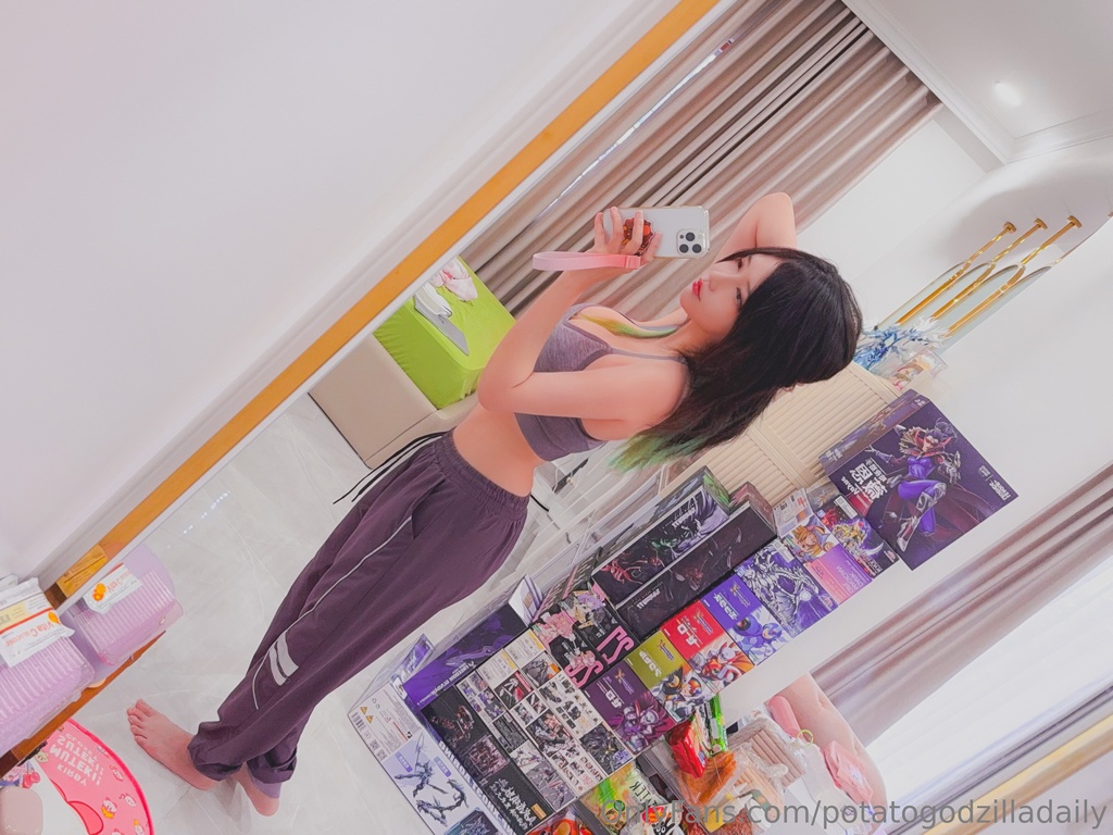 Potato Godzilla – OnlyFans Nude Feb 1-28, 2025 Potato Godzilla – OnlyFans Nude Feb 1-28, 2025