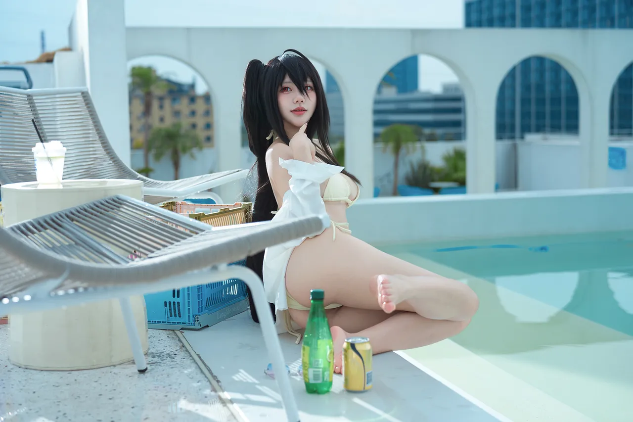 Is it a teddy bear? - Azur Lane Taihou swimsuit Is it a teddy bear? - Azur Lane Taihou swimsuit