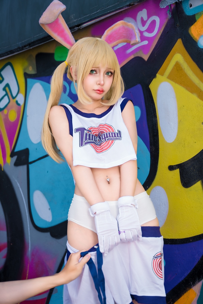 Umeko J – Lola Bunny Umeko J – Lola Bunny