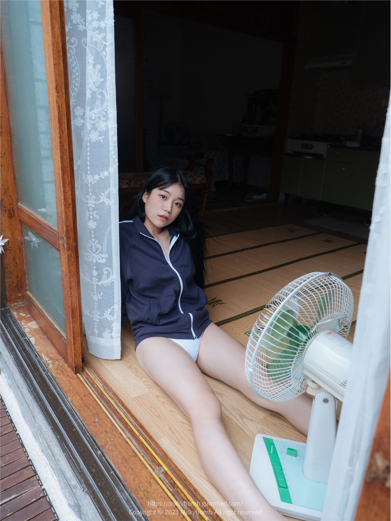 MilkyBomb - Yui Vol.002 - Tracksuit 1 MilkyBomb - Yui Vol.002 - Tracksuit 1
