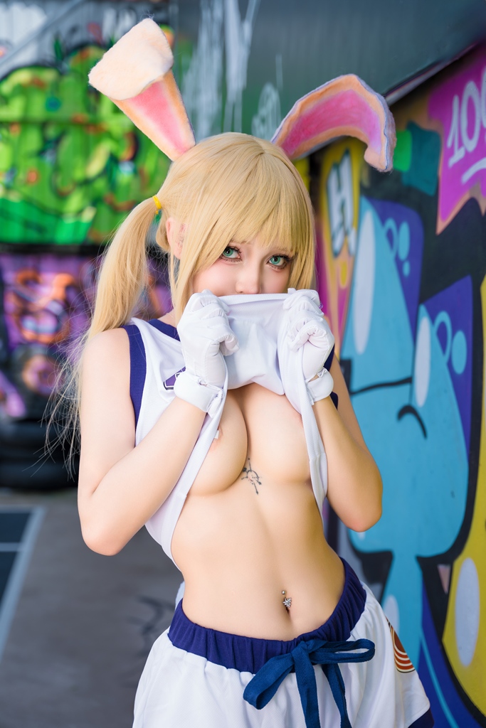 Umeko J – Lola Bunny Umeko J – Lola Bunny