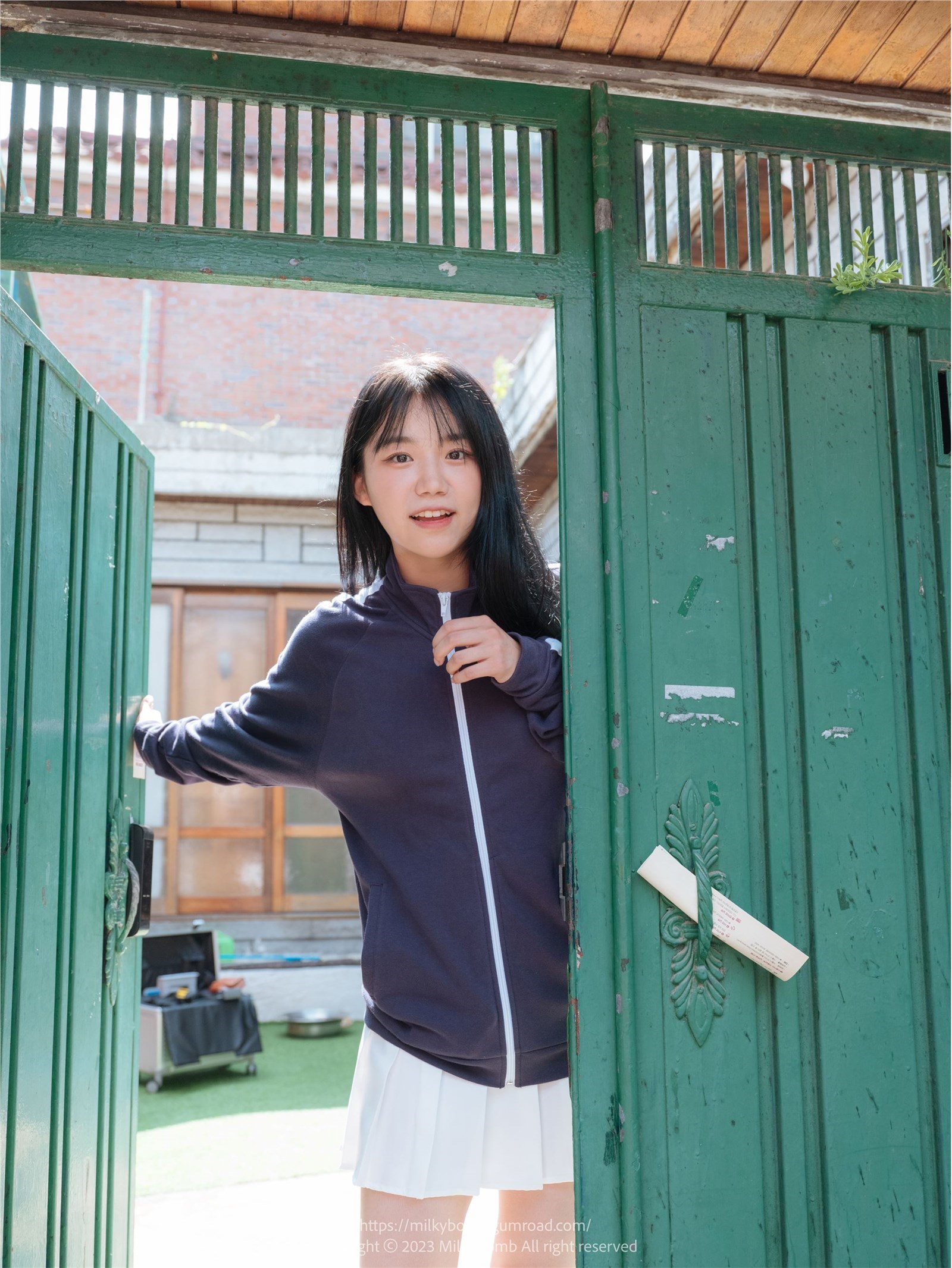 MilkyBomb - Yui Vol.002 - Tracksuit 1 MilkyBomb - Yui Vol.002 - Tracksuit 1