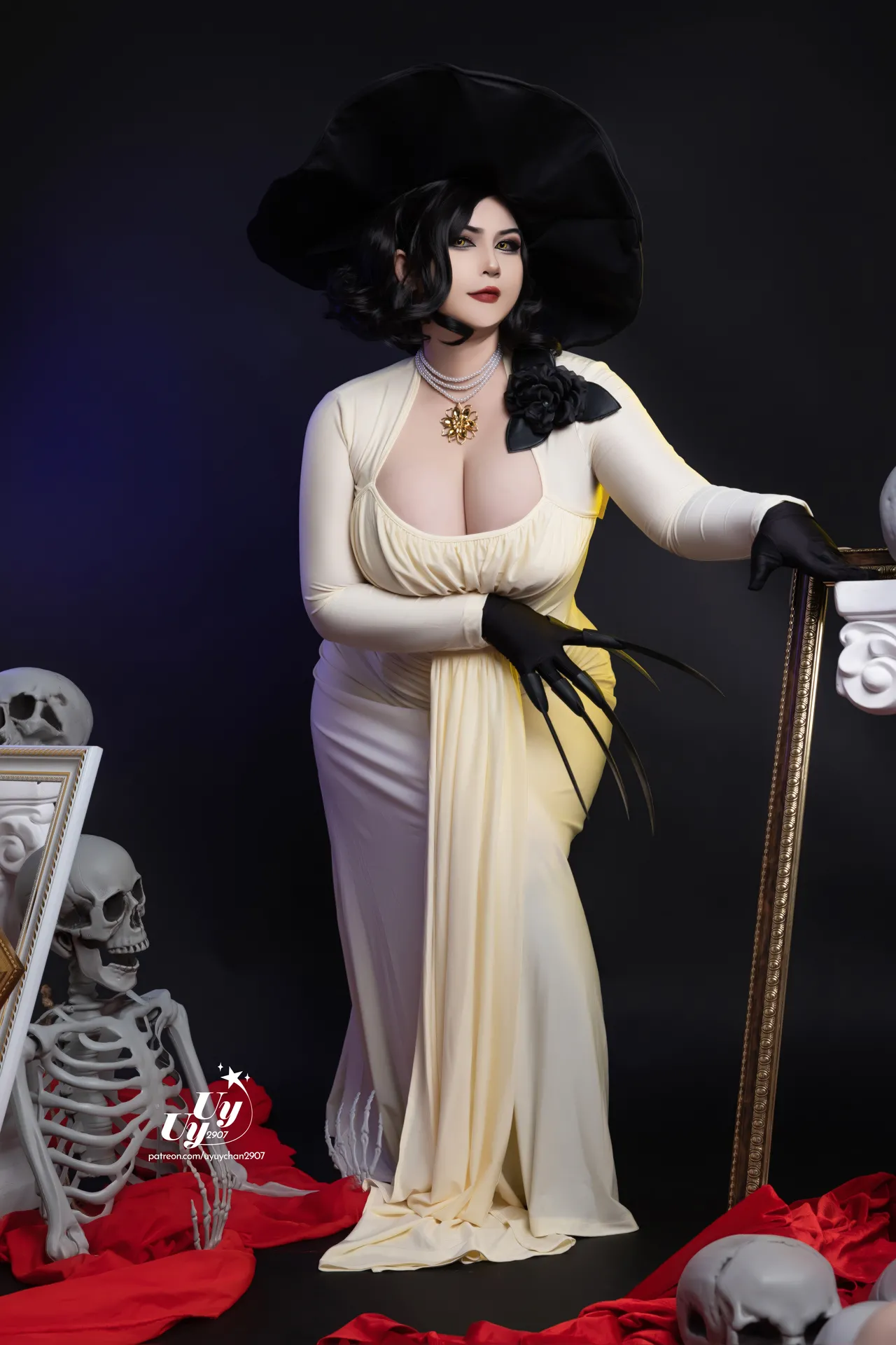 UyUy - Lady Dimitrescu 1 UyUy - Lady Dimitrescu 1