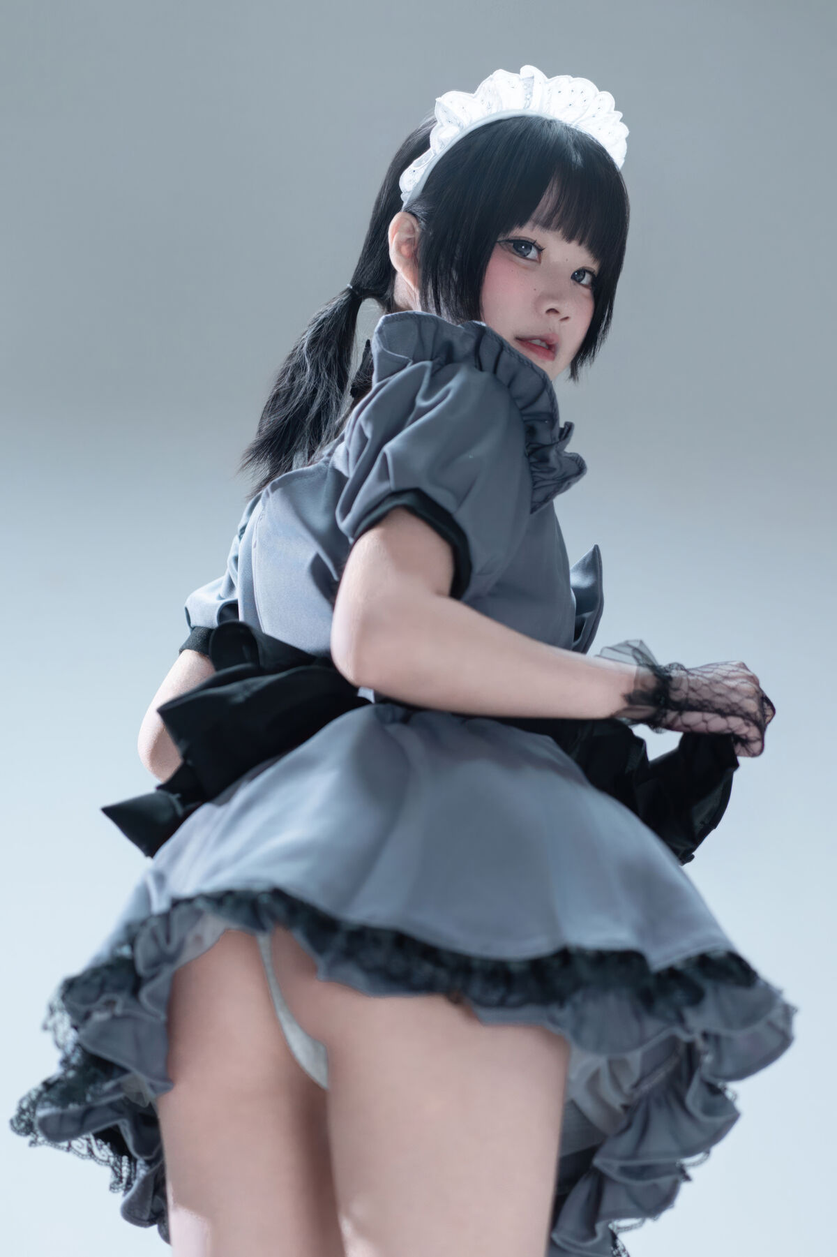 Coser@ Nagi Shimizu - Suitcase with Gray Maid (81P) Coser@ Nagi Shimizu - Suitcase with Gray Maid (81P)