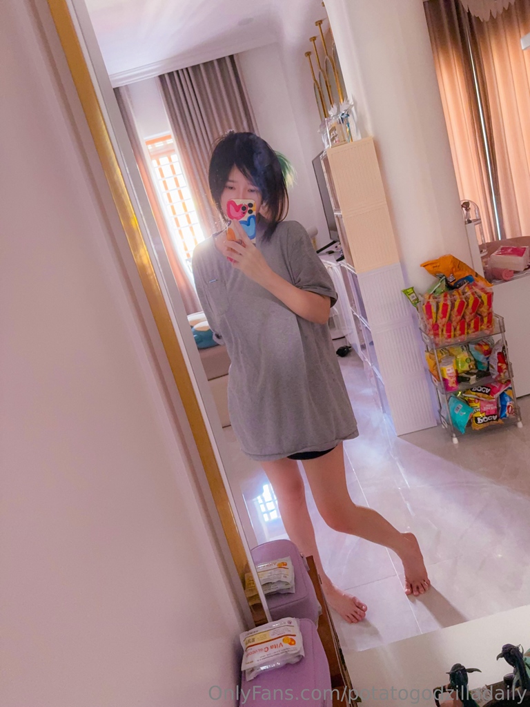 Potato Godzilla – OnlyFans Nude Jan 1-31, 2025 Potato Godzilla – OnlyFans Nude Jan 1-31, 2025
