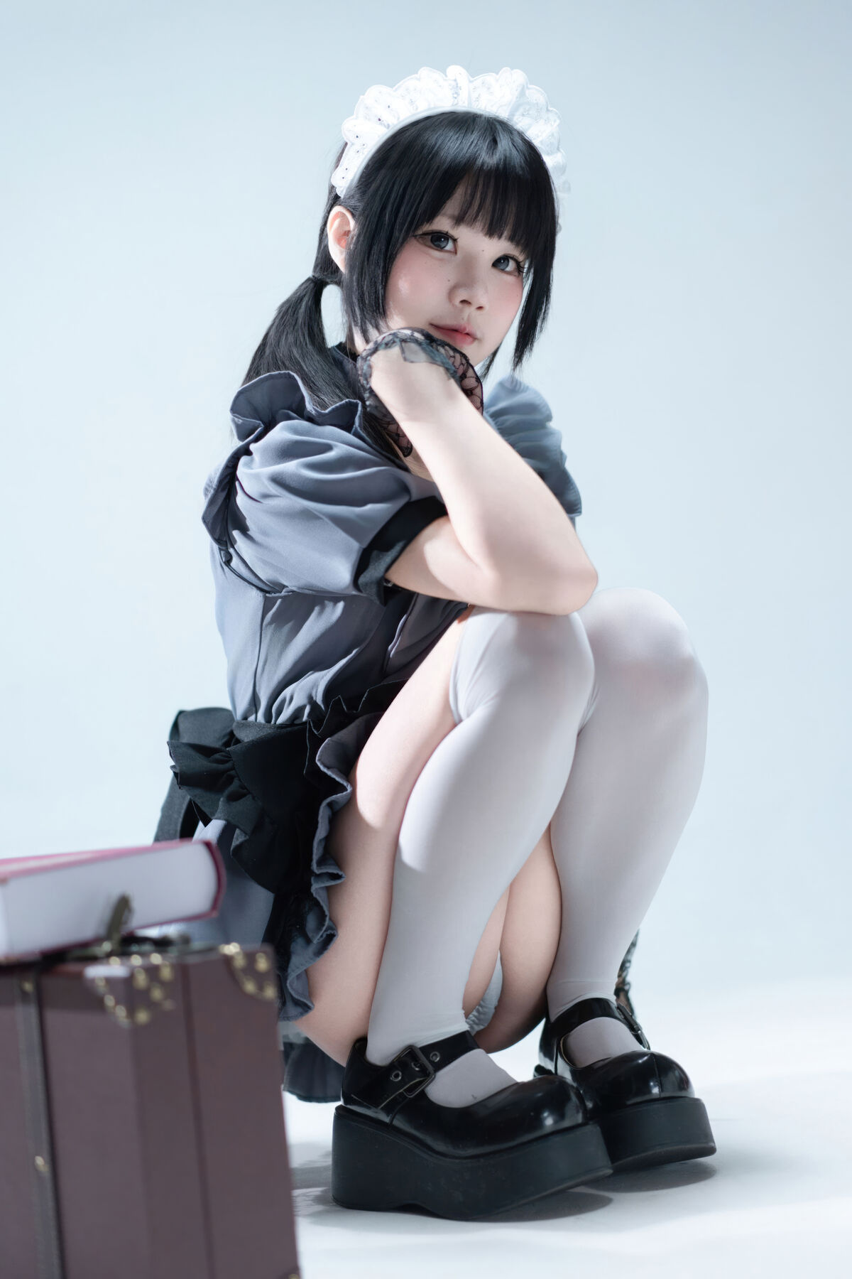 Coser@ Nagi Shimizu - Suitcase with Gray Maid (81P) Coser@ Nagi Shimizu - Suitcase with Gray Maid (81P)