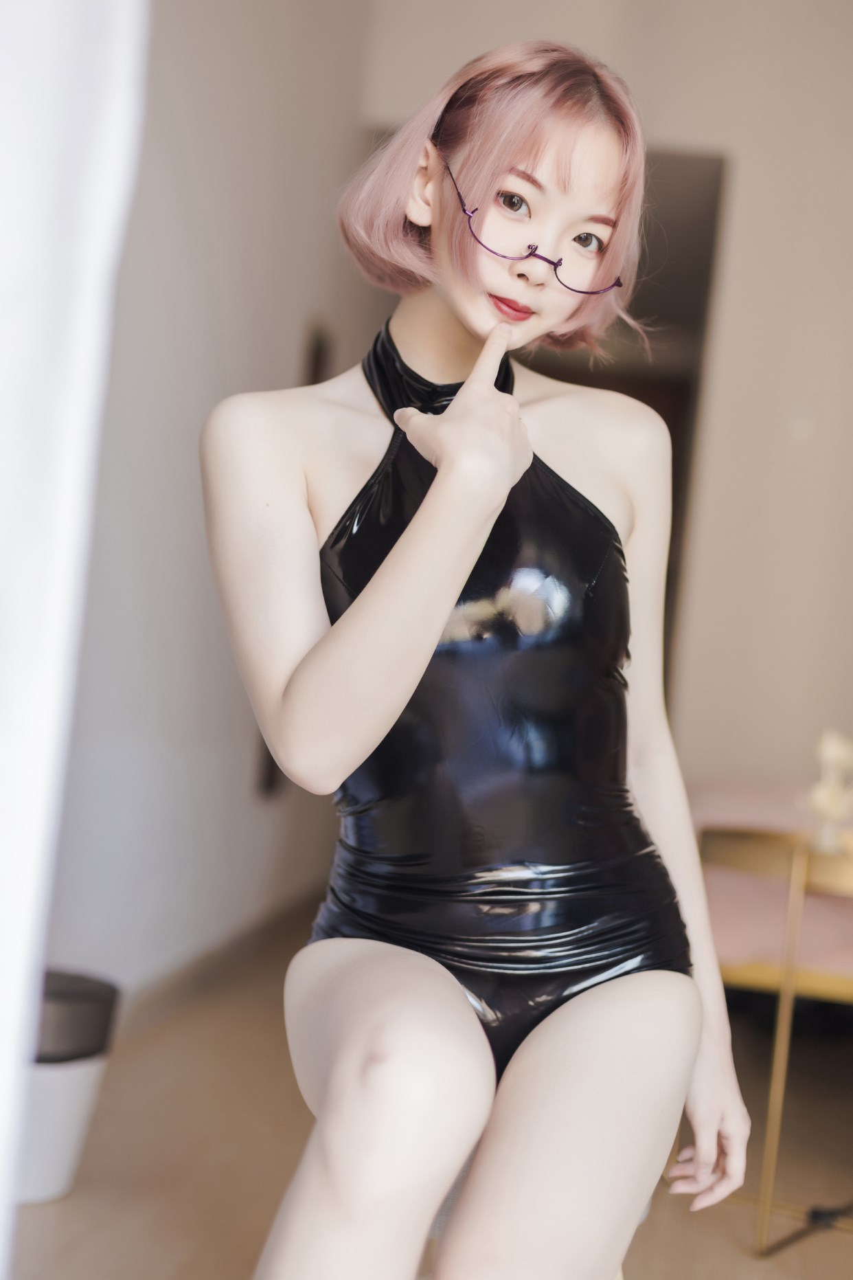 兔 Movie 黑 Color 胶 Clothing 兔 Movie 黑 Color 胶 Clothing