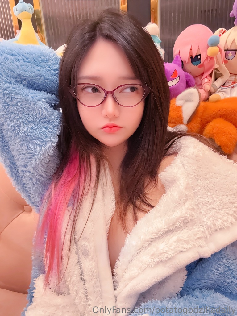 Potato Godzilla – OnlyFans Nude Sep 1-30, 2025 Potato Godzilla – OnlyFans Nude Sep 1-30, 2025