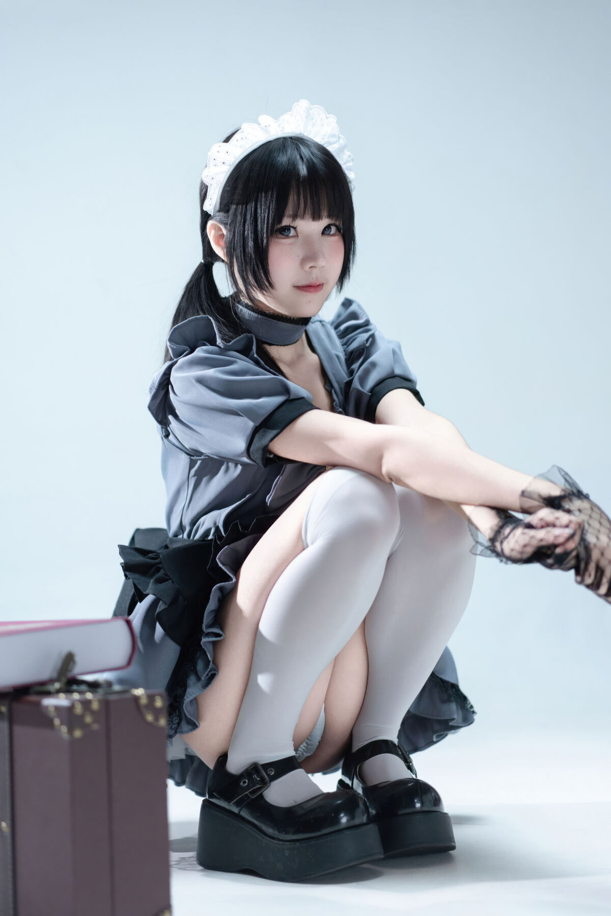 Coser@ Nagi Shimizu - Suitcase with Gray Maid (81P) Coser@ Nagi Shimizu - Suitcase with Gray Maid (81P)