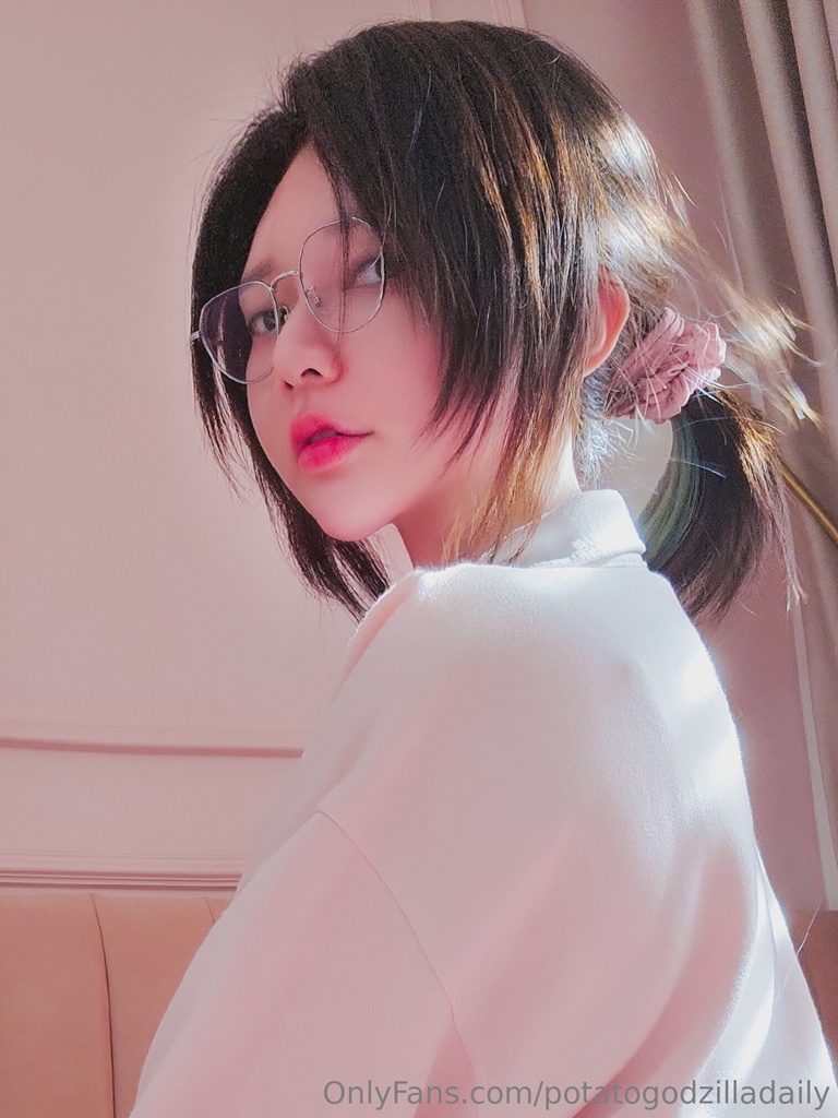 Potato Godzilla – OnlyFans Nude Feb 1-28, 2025 Potato Godzilla – OnlyFans Nude Feb 1-28, 2025