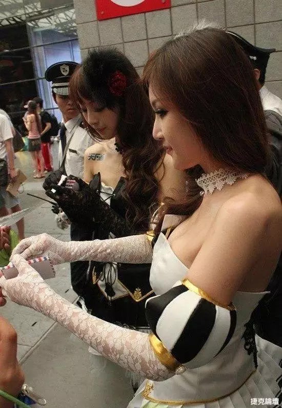 ChinaJoy 2011 Exhibition Hall Cosplay ChinaJoy 2011 Exhibition Hall Cosplay