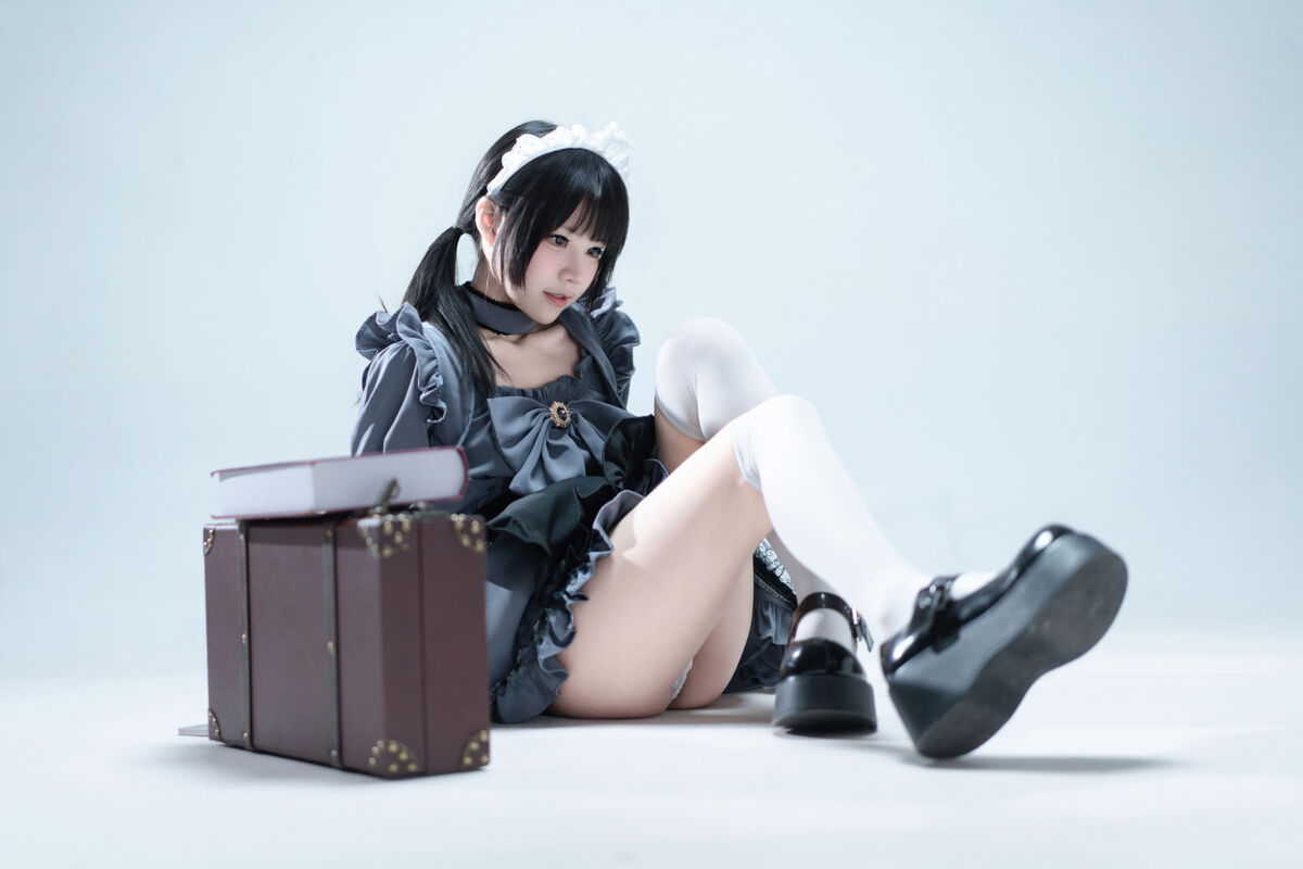 Coser@ Nagi Shimizu - Suitcase with Gray Maid (81P) Coser@ Nagi Shimizu - Suitcase with Gray Maid (81P)