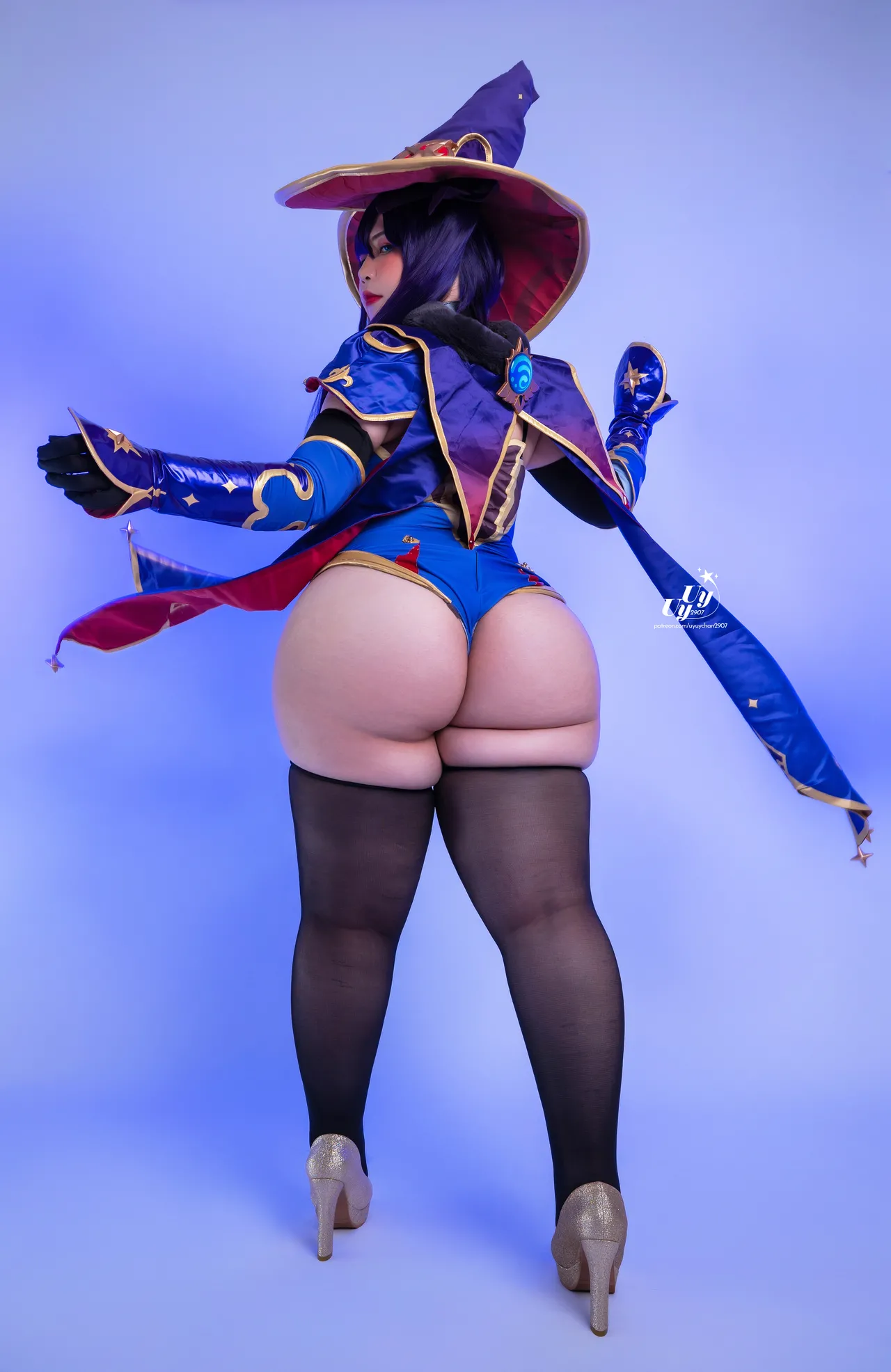 UyUy - Mona 2 UyUy - Mona 2