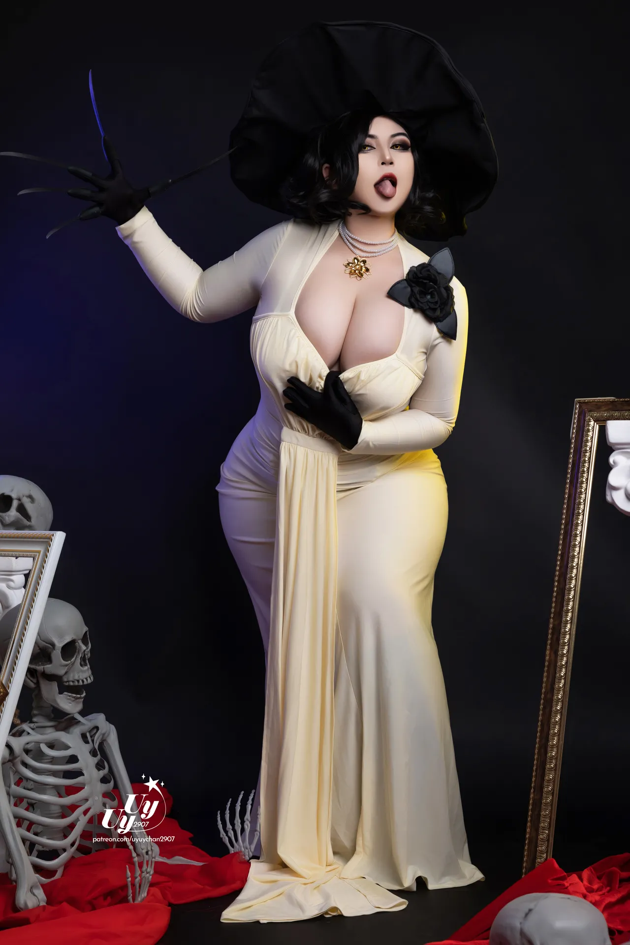 UyUy - Lady Dimitrescu 1 UyUy - Lady Dimitrescu 1