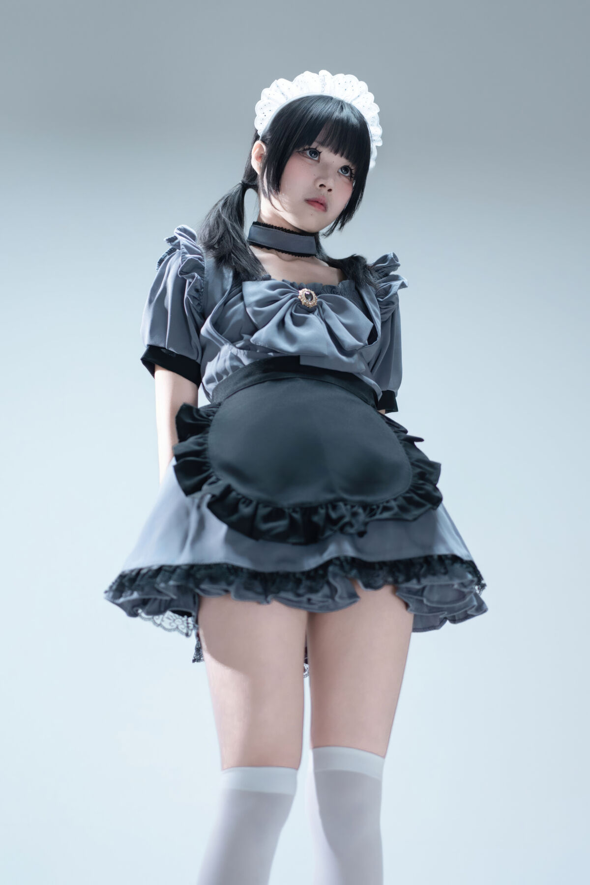 Coser@ Nagi Shimizu - Suitcase with Gray Maid (81P) Coser@ Nagi Shimizu - Suitcase with Gray Maid (81P)