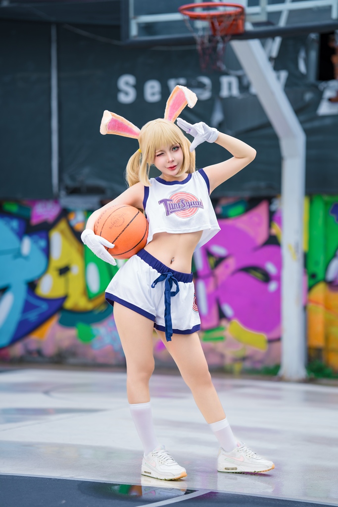 Umeko J – Lola Bunny Umeko J – Lola Bunny