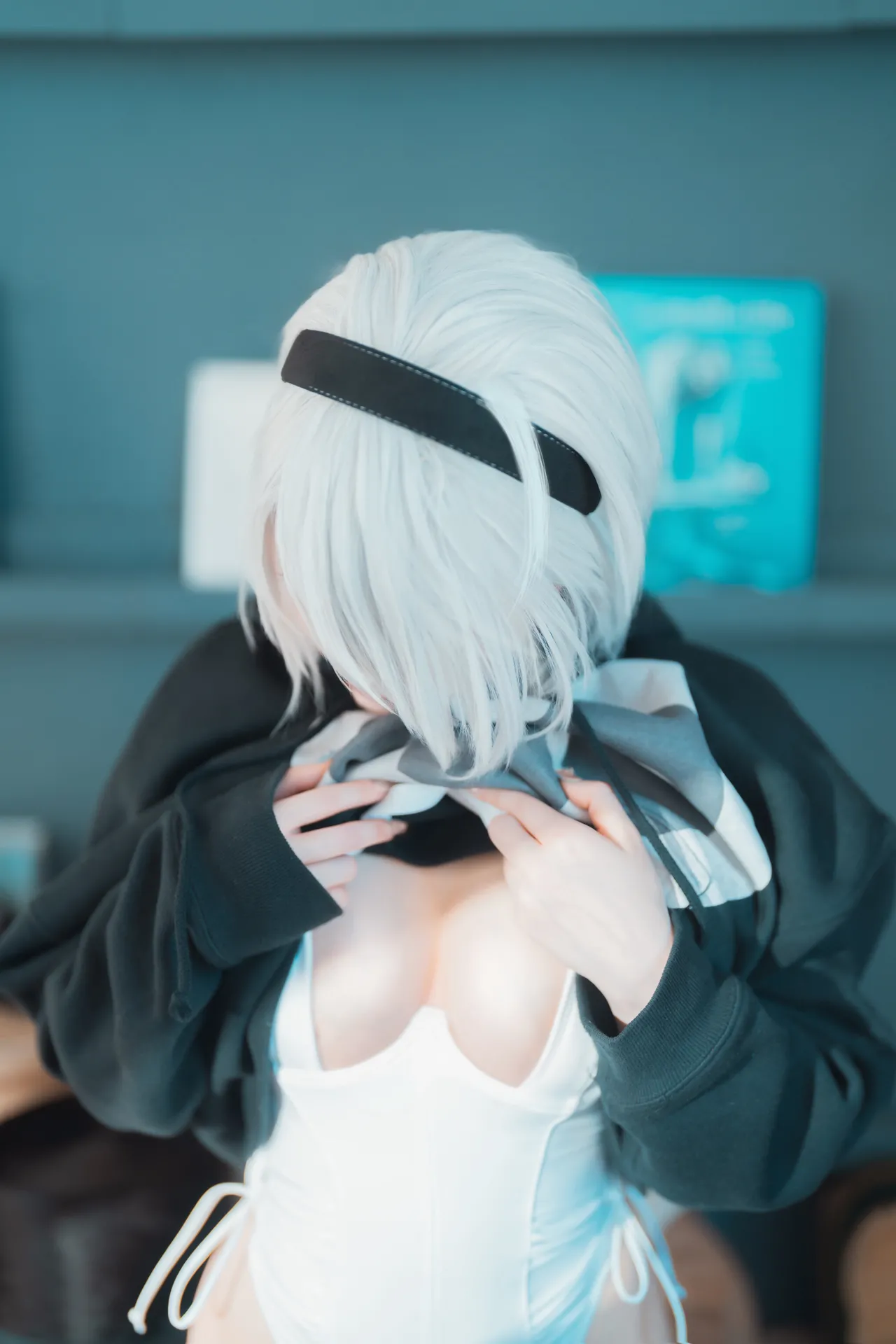 Puutin - 2B Hoodie Puutin - 2B Hoodie