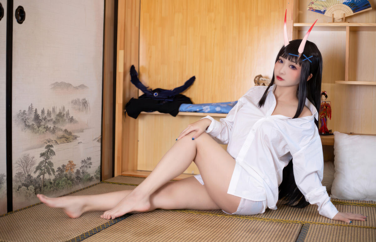 Coser@ LoLiSAMA - Azur Route - Noshiro Shirt (74P) Coser@ LoLiSAMA - Azur Route - Noshiro Shirt (74P)