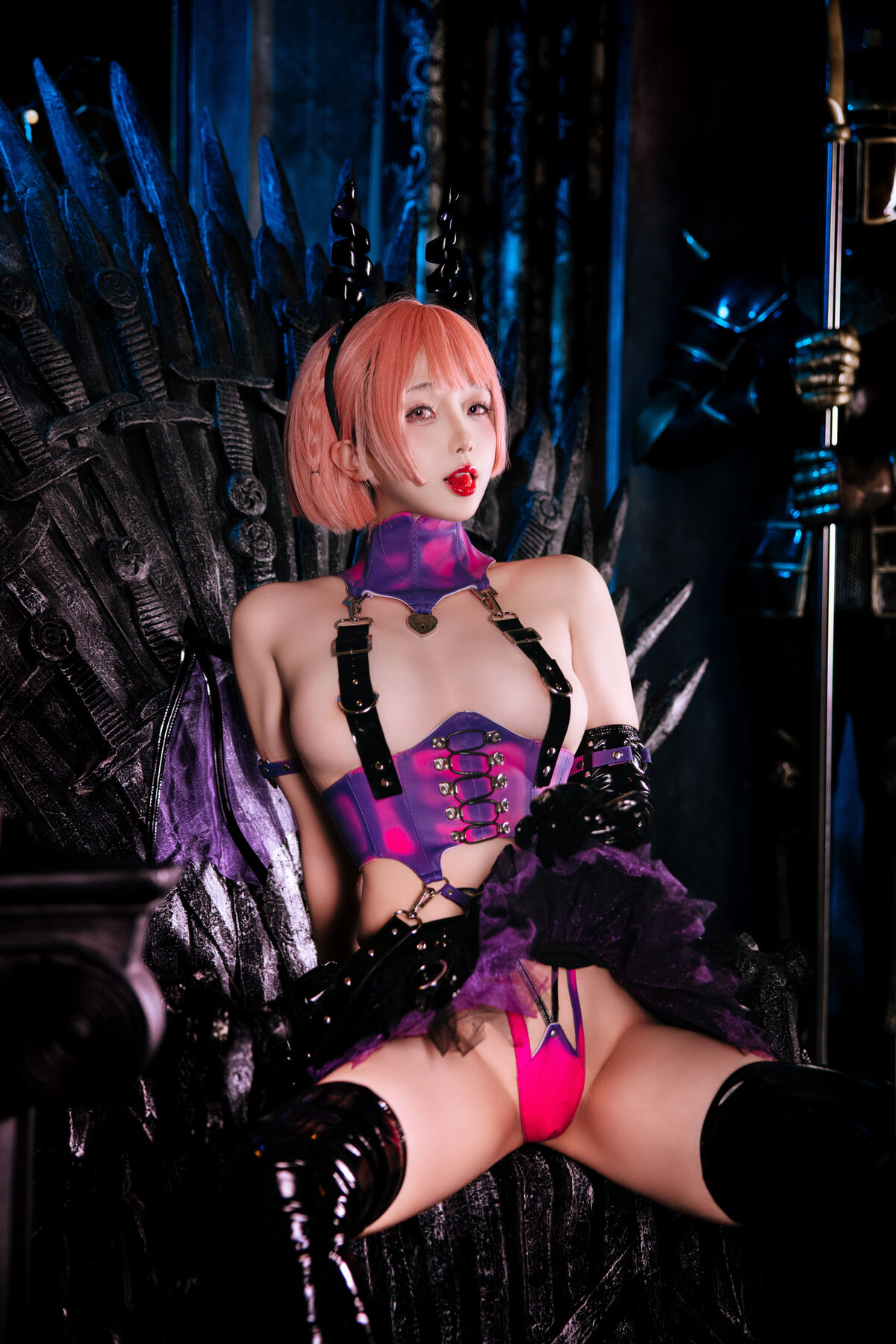 Coser@ Hinaji - New Succubus (54P) Coser@ Hinaji - New Succubus (54P)