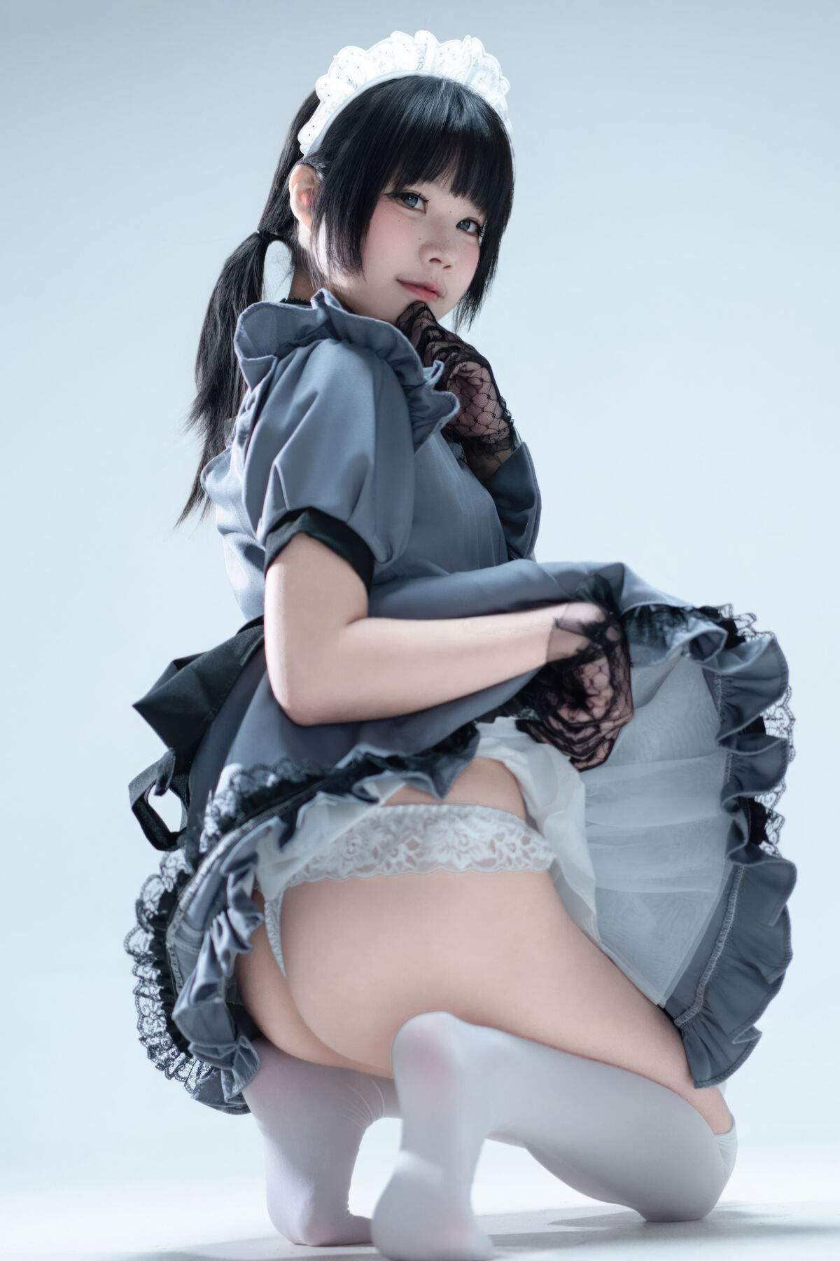Coser@ Nagi Shimizu - Suitcase with Gray Maid (81P) Coser@ Nagi Shimizu - Suitcase with Gray Maid (81P)