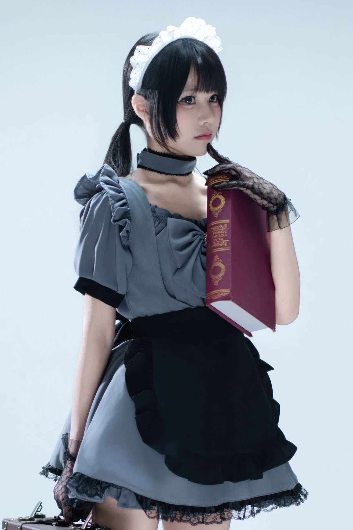 Coser@ Nagi Shimizu - Suitcase with Gray Maid (81P) Coser@ Nagi Shimizu - Suitcase with Gray Maid (81P)
