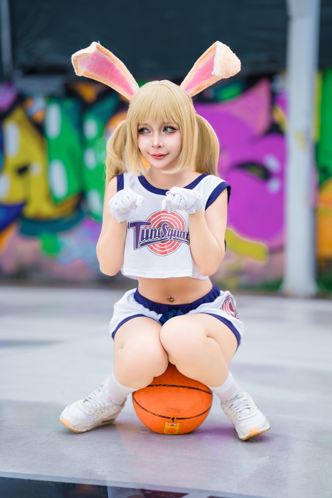 Umeko J – Lola Bunny Umeko J – Lola Bunny