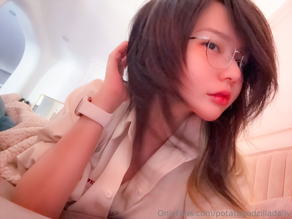 Potato Godzilla – OnlyFans Nude Jan 1-31, 2025 Potato Godzilla – OnlyFans Nude Jan 1-31, 2025