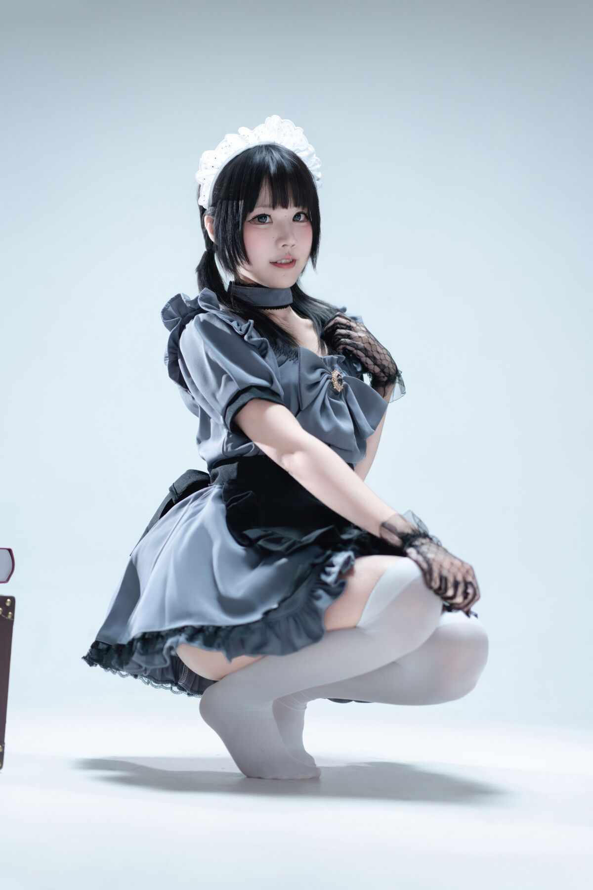 Coser@ Nagi Shimizu - Suitcase with Gray Maid (81P) Coser@ Nagi Shimizu - Suitcase with Gray Maid (81P)