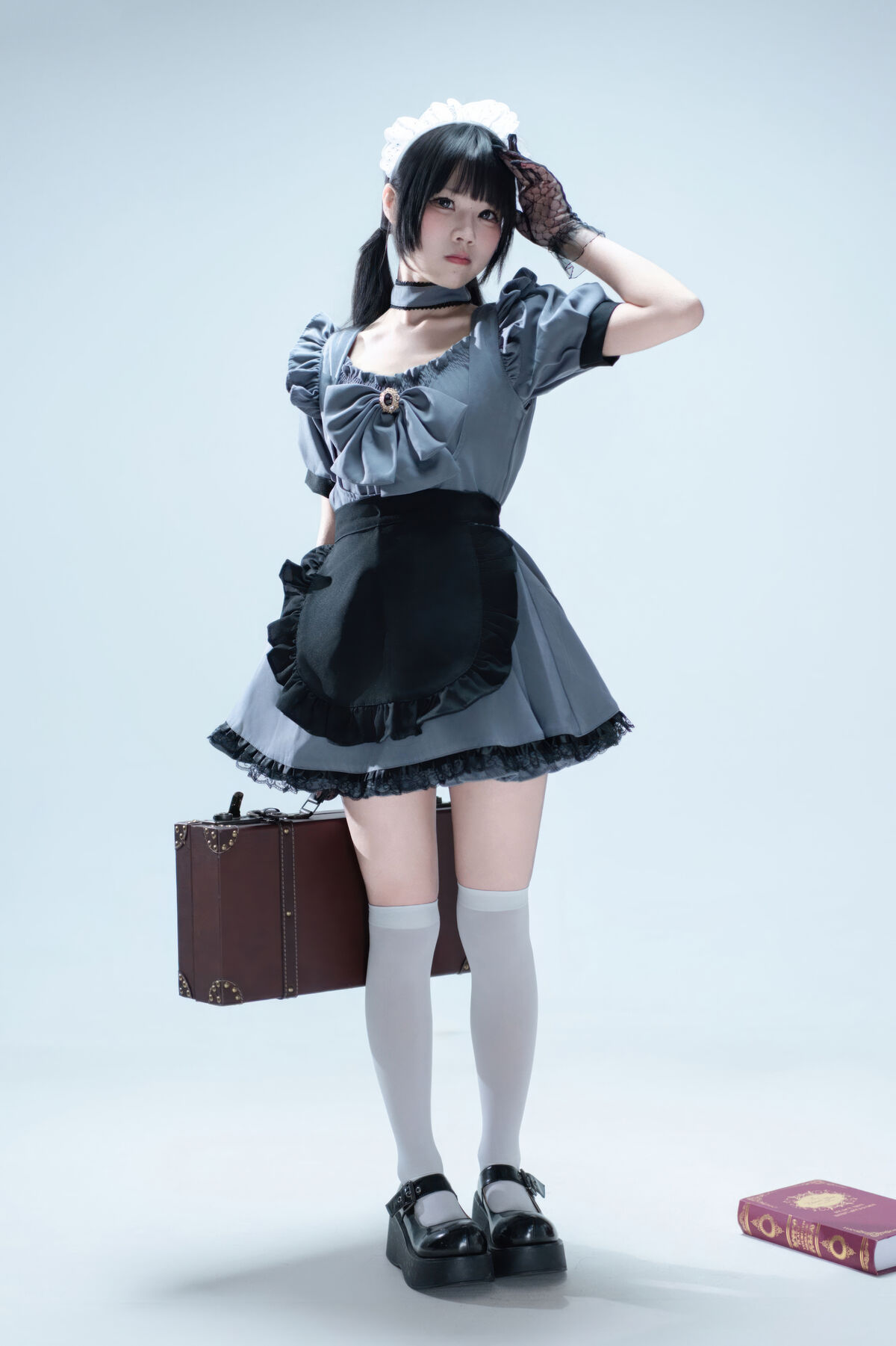 Coser@ Nagi Shimizu - Suitcase with Gray Maid (81P) Coser@ Nagi Shimizu - Suitcase with Gray Maid (81P)