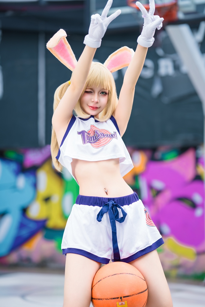 Umeko J – Lola Bunny Umeko J – Lola Bunny
