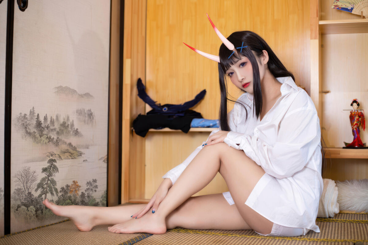Coser@ LoLiSAMA - Azur Route - Noshiro Shirt (74P) Coser@ LoLiSAMA - Azur Route - Noshiro Shirt (74P)