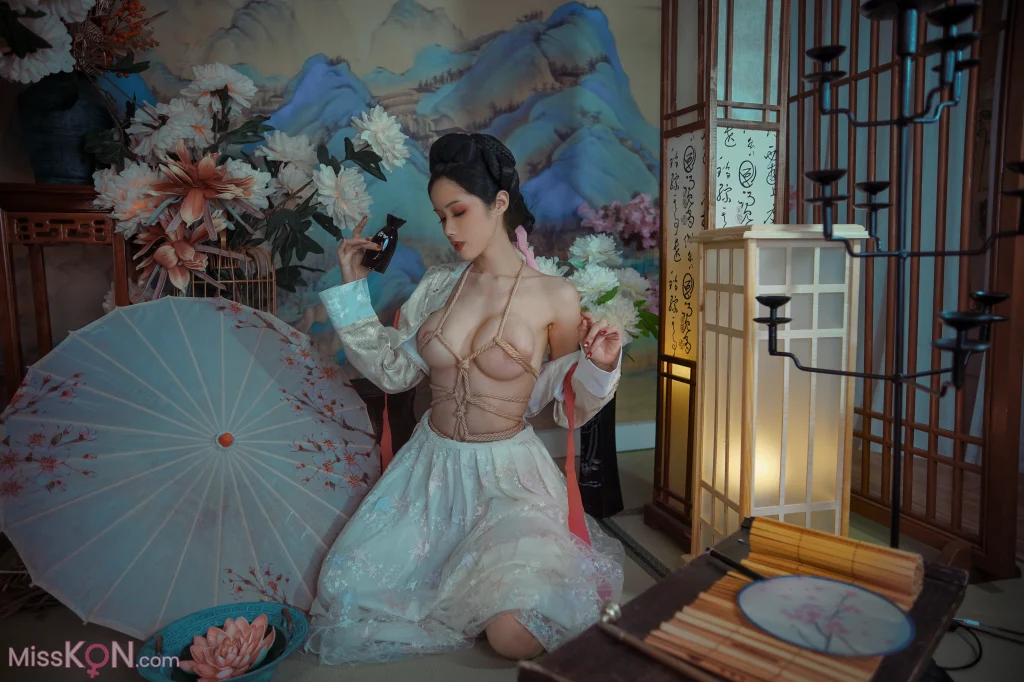 Coser@钛合金TiTi: 霜花店 (55 photos + 1 video) Coser@钛合金TiTi: 霜花店 (55 photos + 1 video)