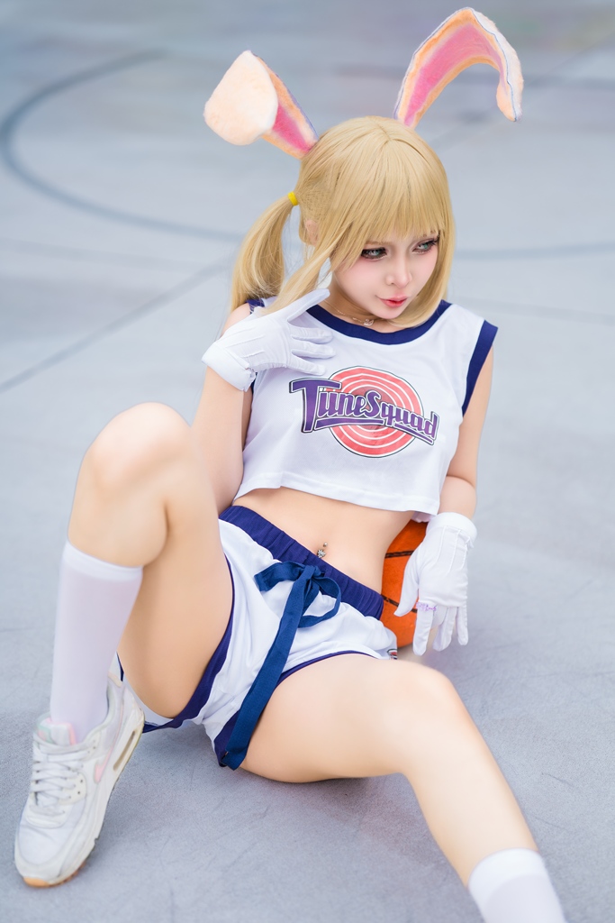 Umeko J – Lola Bunny Umeko J – Lola Bunny