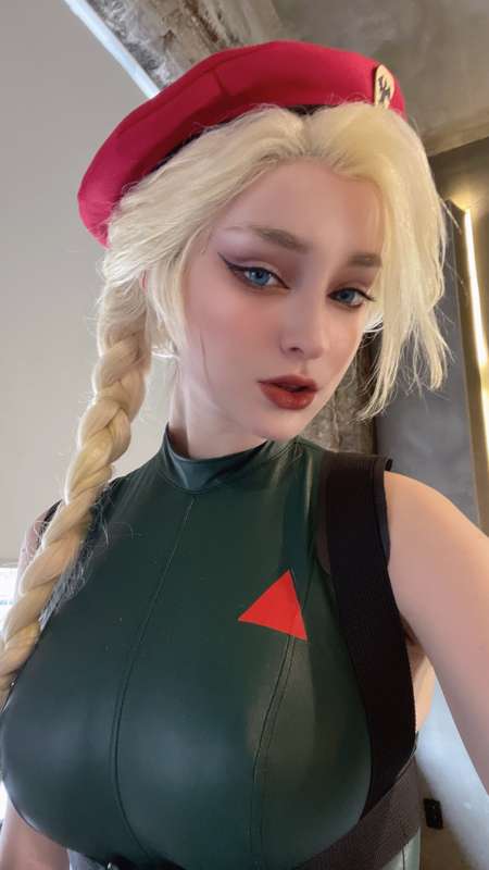 Hologana - Cammy 1 Hologana - Cammy 1