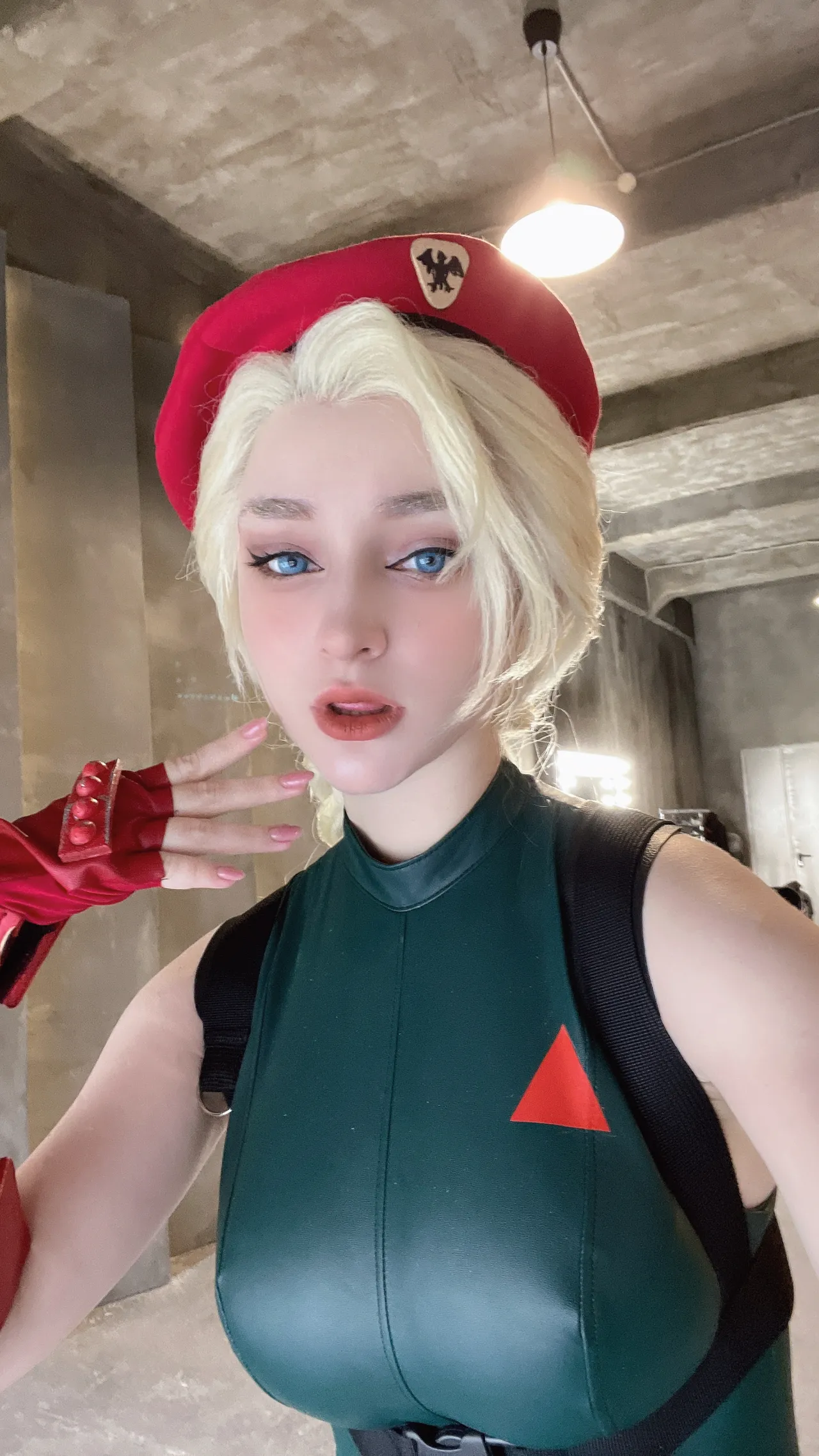 Hologana - Cammy 1 Hologana - Cammy 1