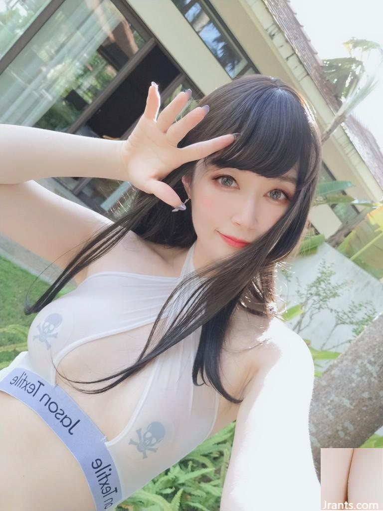 Coser@ Silver 81 One-Piece Sheer Swimsuit (80P) Coser@ Silver 81 One-Piece Sheer Swimsuit (80P)