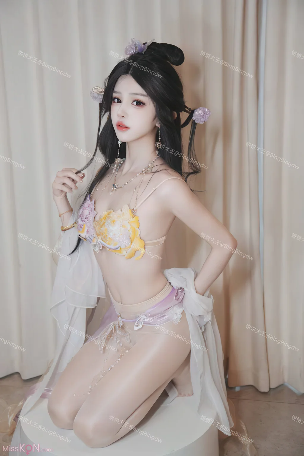 Coser@饼饼大王: 永劫无间迦南闭月之颜cos (13 photos + 2 videos) Coser@饼饼大王: 永劫无间迦南闭月之颜cos (13 photos + 2 videos)