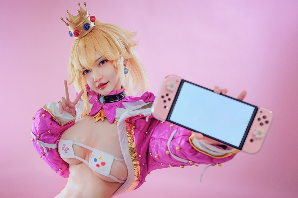 Potato Godzilla – Peach Gamer Girl 1 Potato Godzilla – Peach Gamer Girl 1