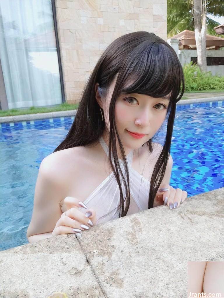 Coser@ Silver 81 One-Piece Sheer Swimsuit (80P) Coser@ Silver 81 One-Piece Sheer Swimsuit (80P)