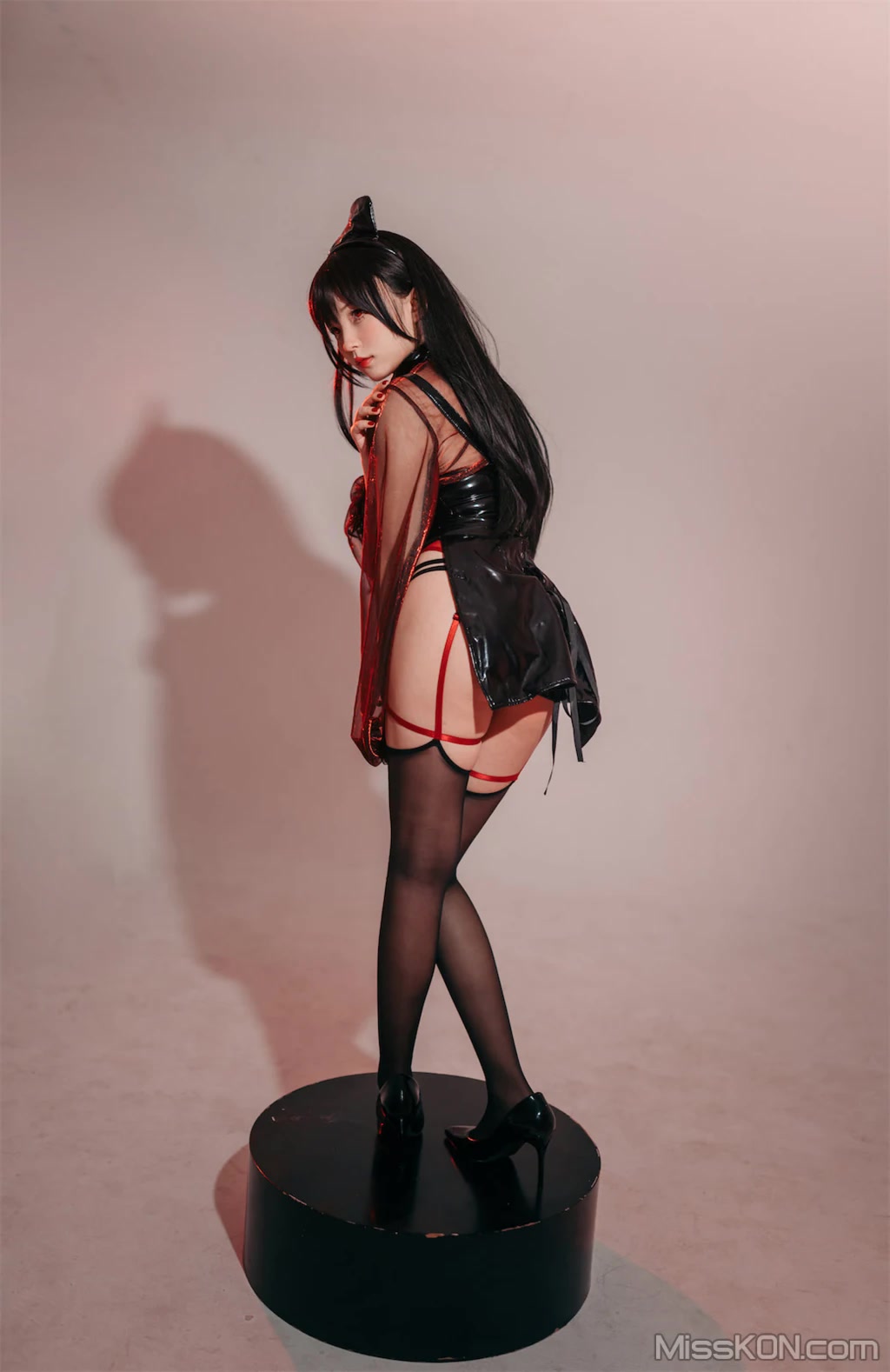 Coser@花铃: 猩红护士 (77 photos) Coser@花铃: 猩红护士 (77 photos)