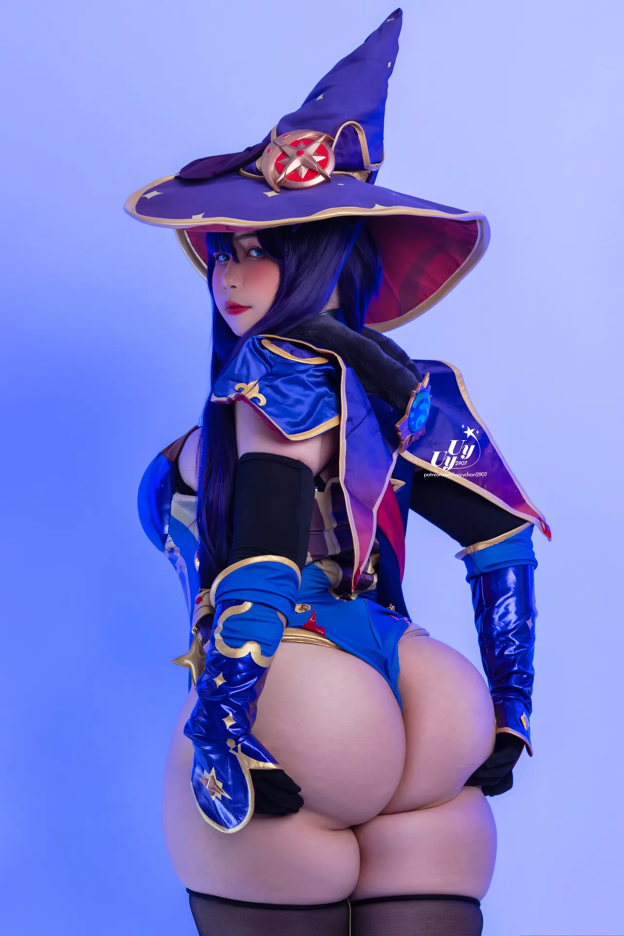 UyUy - Mona 2 UyUy - Mona 2