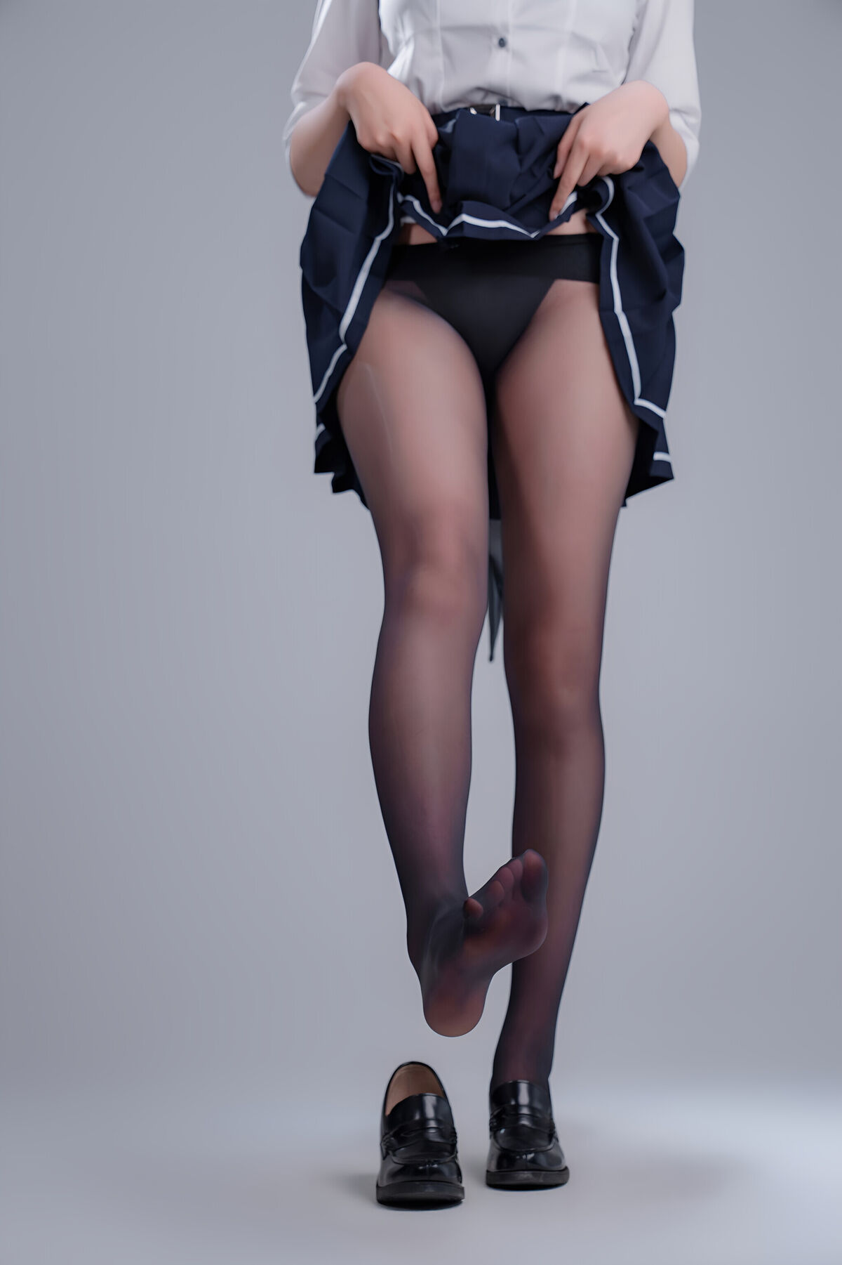 Coser@轩萧学姐 - 鲨鱼妹JK Part02 (51P) Coser@轩萧学姐 - 鲨鱼妹JK Part02 (51P)