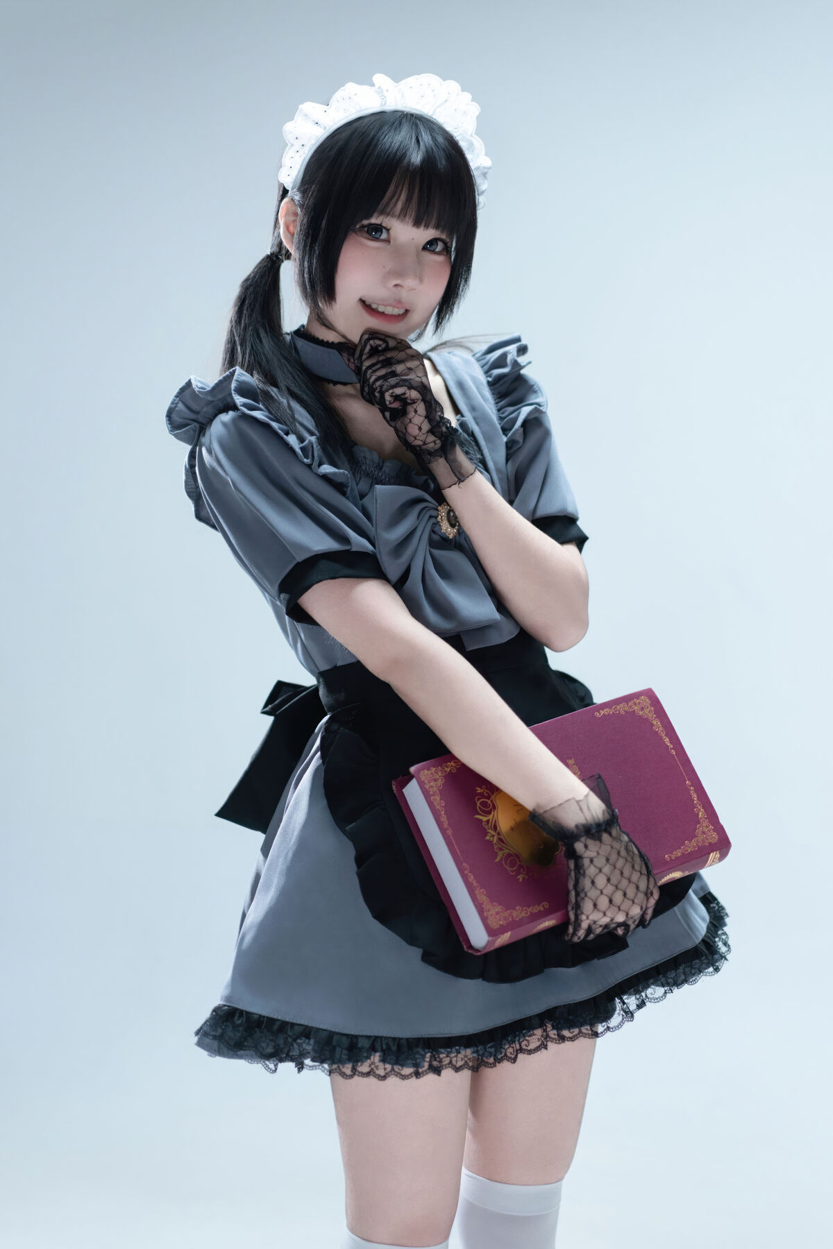Coser@ Nagi Shimizu - Suitcase with Gray Maid (81P) Coser@ Nagi Shimizu - Suitcase with Gray Maid (81P)