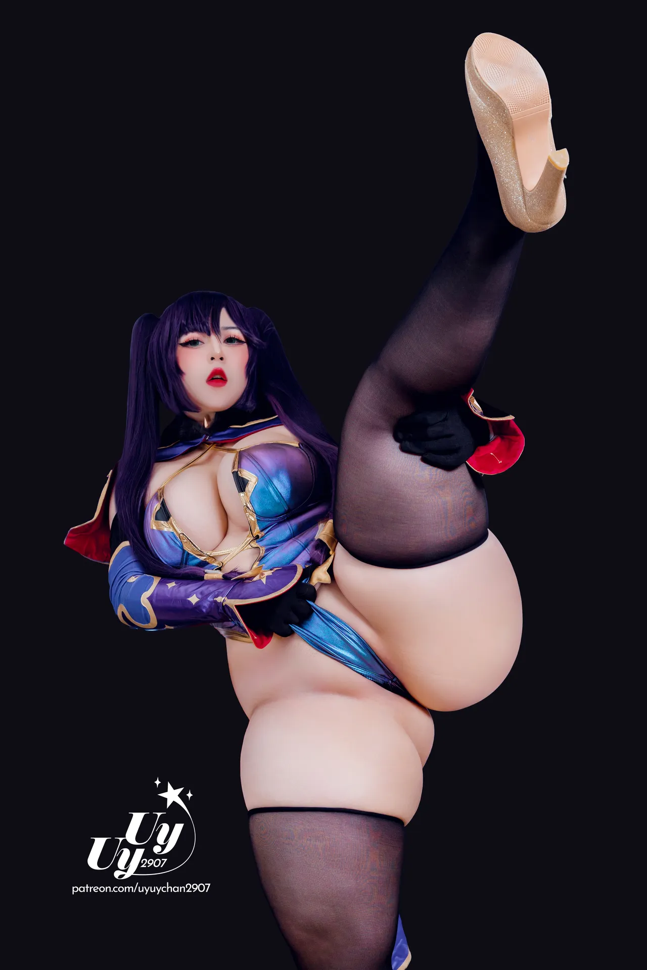 UyUy - Mona 3 UyUy - Mona 3