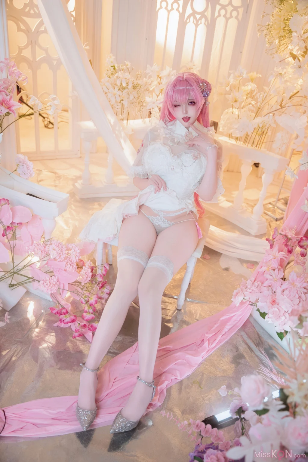 Coser@Natsuko Xia Xiazi: NIKKE Dorothy Cheongsam (78 photos) Coser@Natsuko Xia Xiazi: NIKKE Dorothy Cheongsam (78 photos)